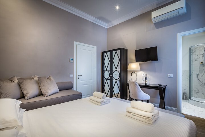 Room 16 of 60