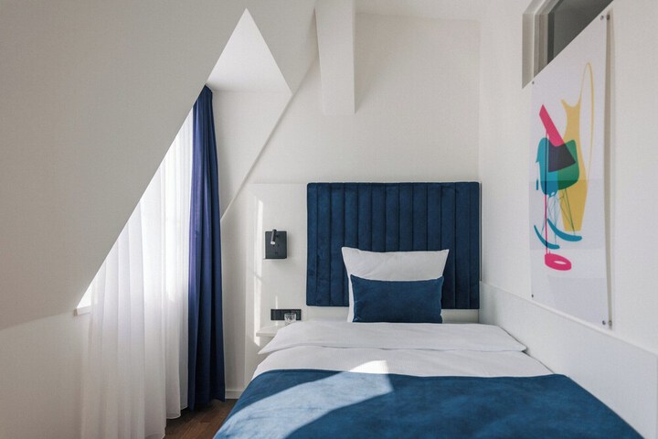 Room 48 of 123