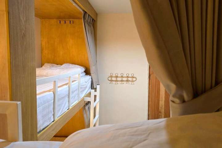 Room 43 of 86