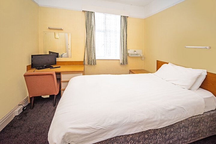 Room 14 of 31