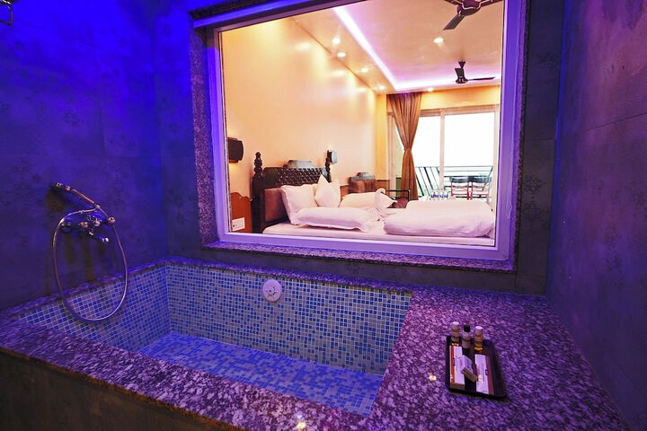 Room 50 of 72