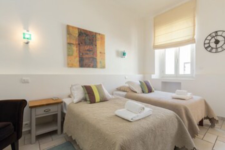 Room 14 of 20