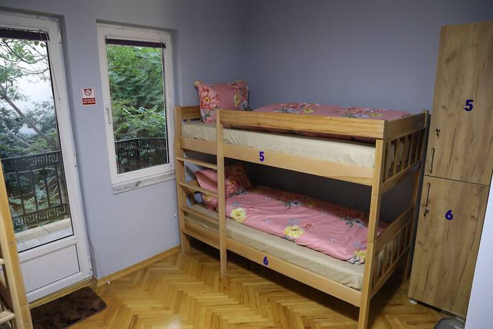 Room 5 of 34