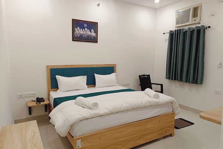 Room 8 of 31