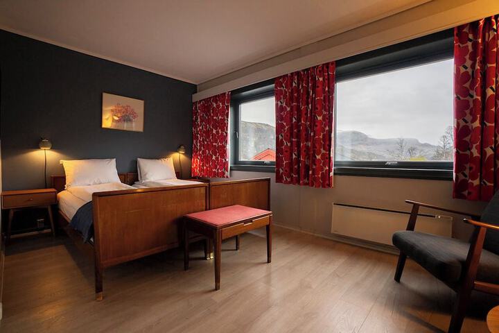 Room 7 of 43