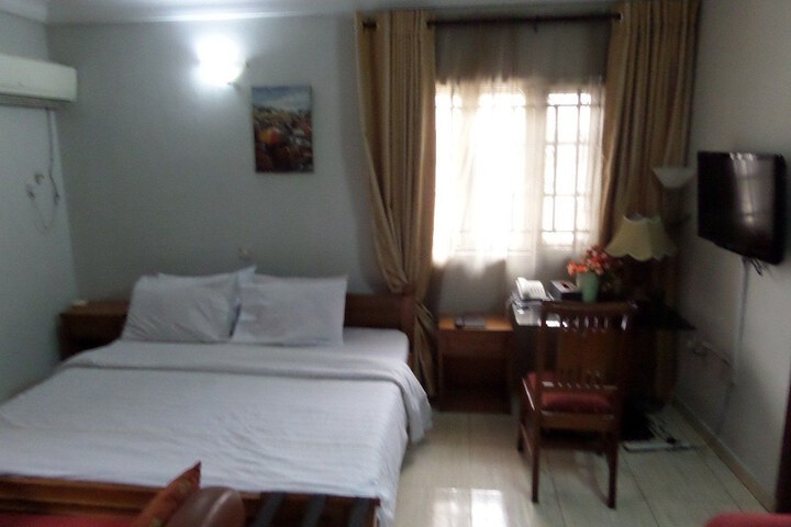 Room 11 of 45
