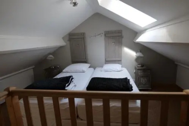Room 3 of 12