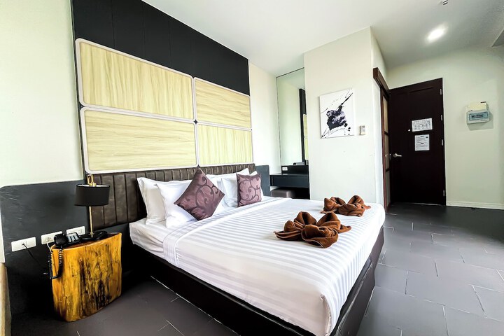 Room 32 of 113