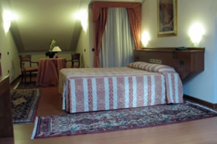 Room 9 of 54