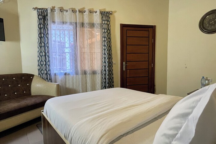 Room 83 of 124