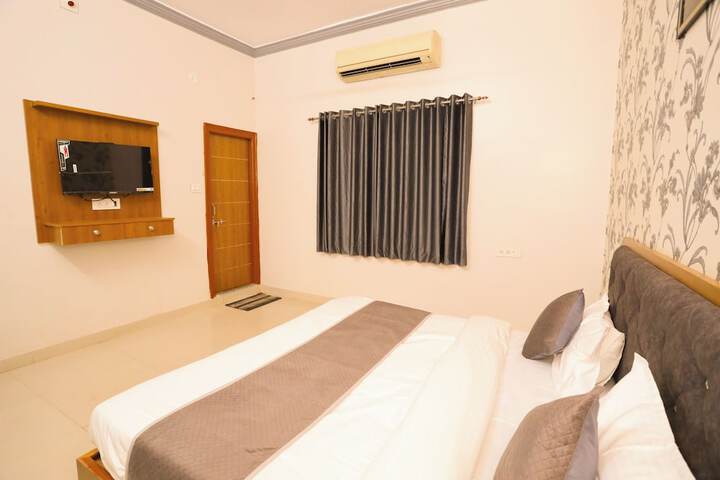 Room 5 of 25