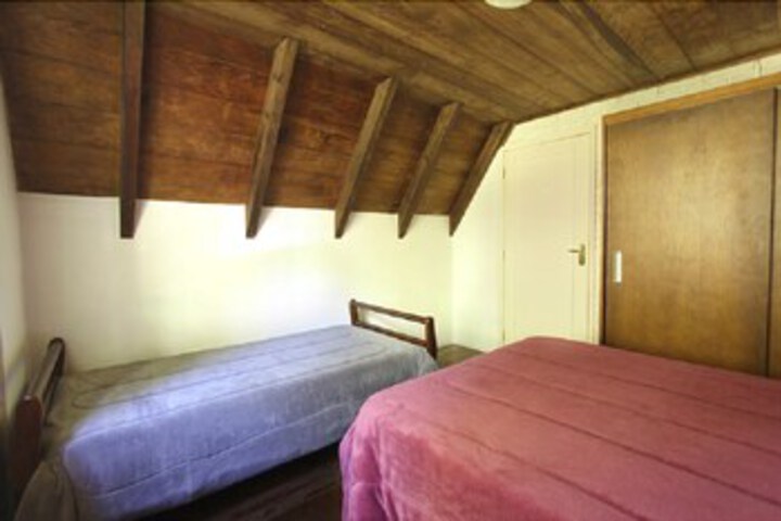 Room 9 of 20