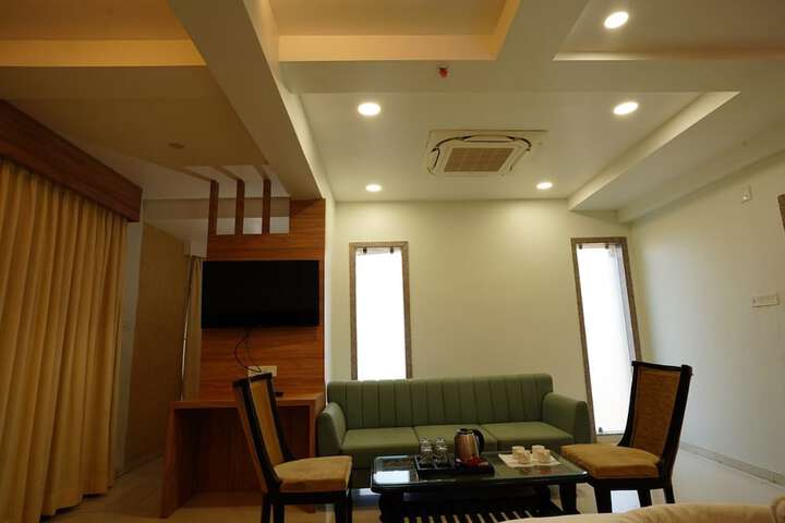 Room 12 of 29