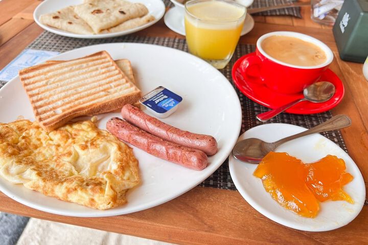 Breakfast/Coffee Service 81 of 101