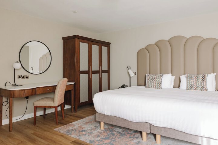 Room 44 of 146