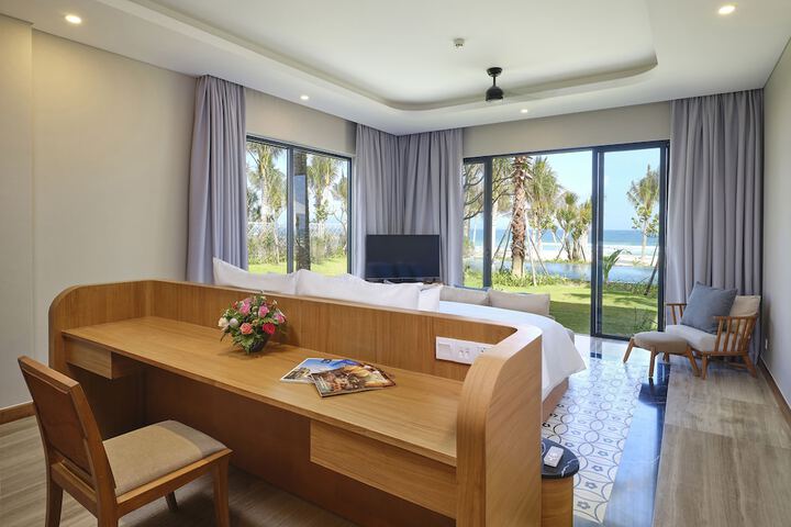 Room 2 of 98