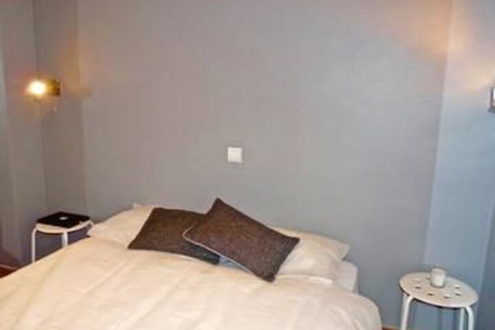 Room 5 of 34