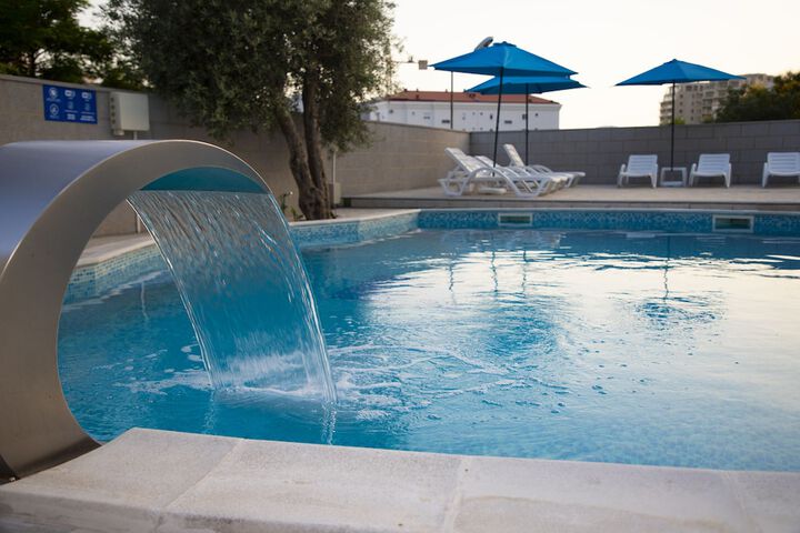 Pool 48 of 65