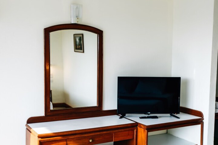 Room 17 of 76