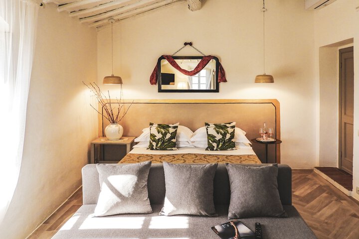 Room 2 of 70