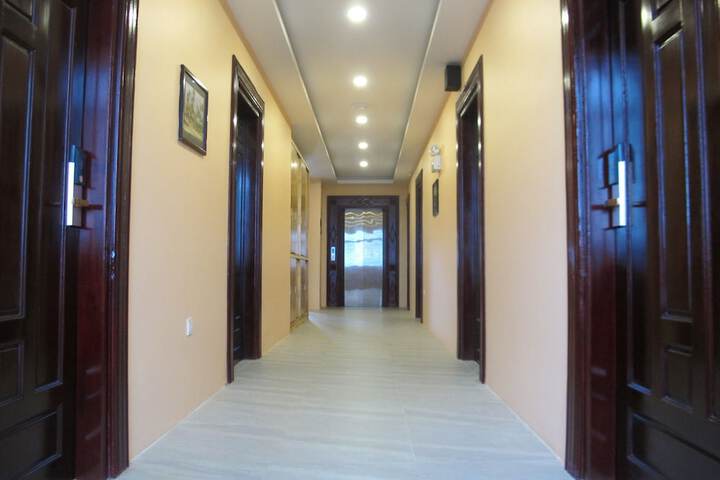 Ballroom/Hall 38 of 43