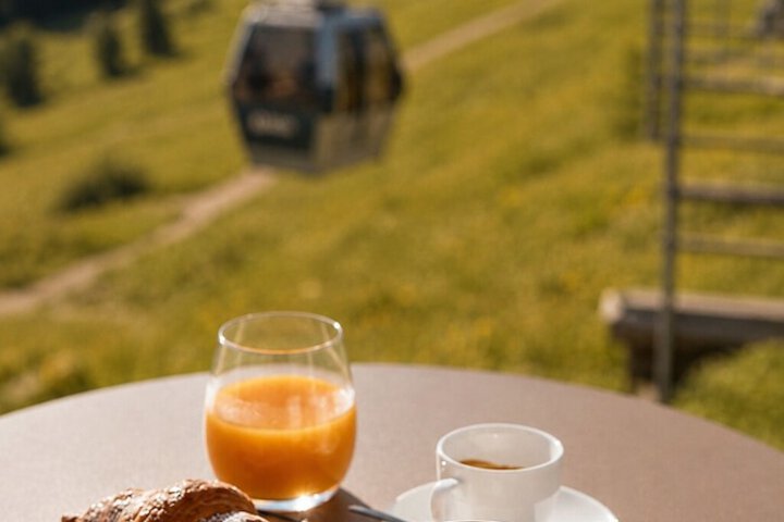 Breakfast/Coffee Service 32 of 39