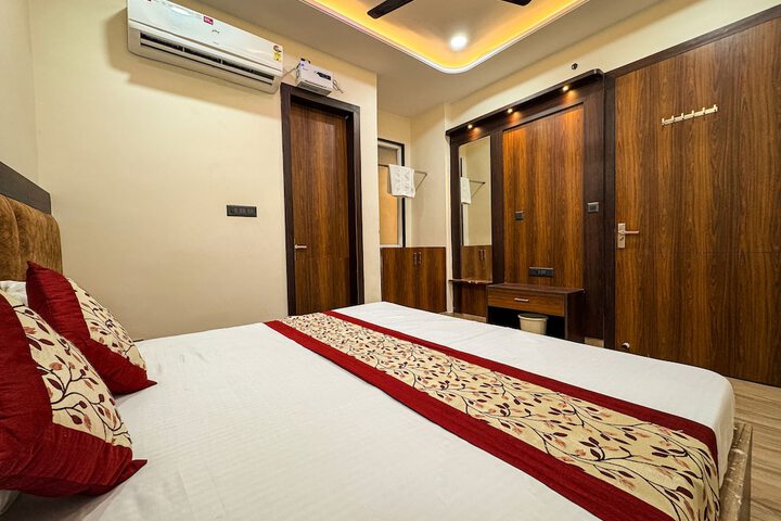 Room 4 of 43