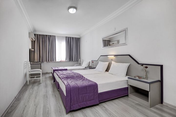 Room 18 of 111