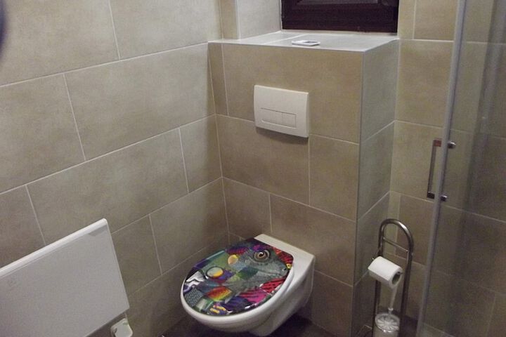 Room 15 of 62