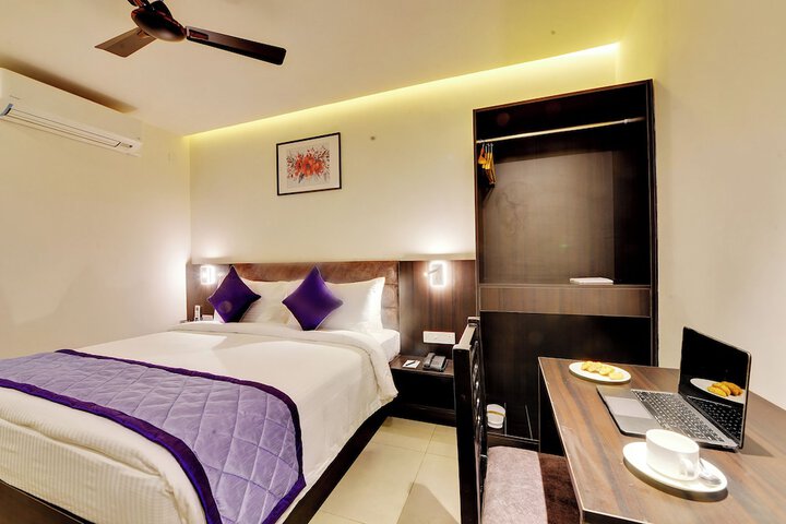 Room 6 of 22