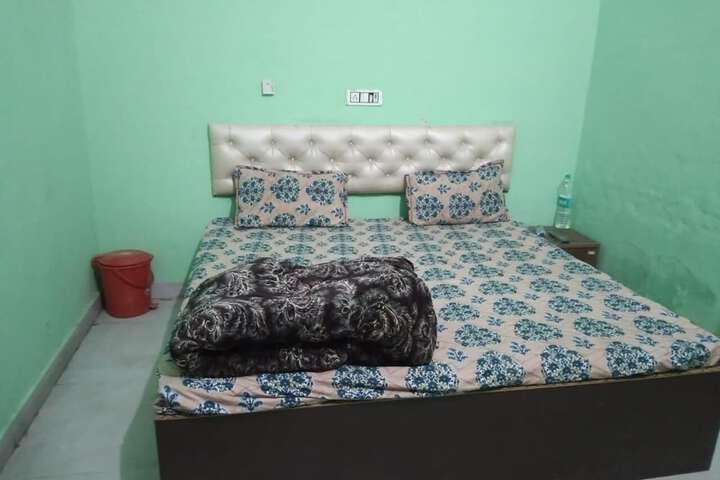 Room 2 of 5
