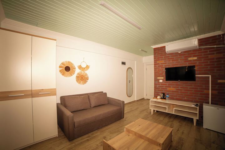 Room 13 of 26