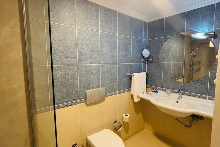Room 14 of 68