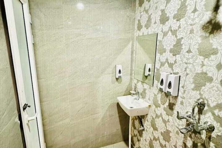 Room 29 of 46