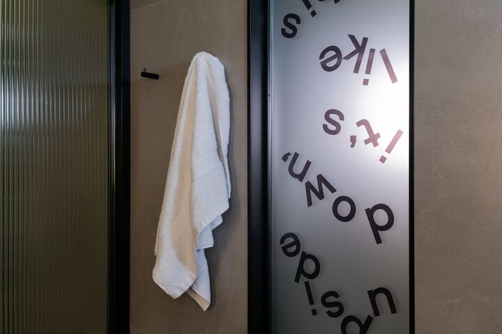 Room 49 of 100