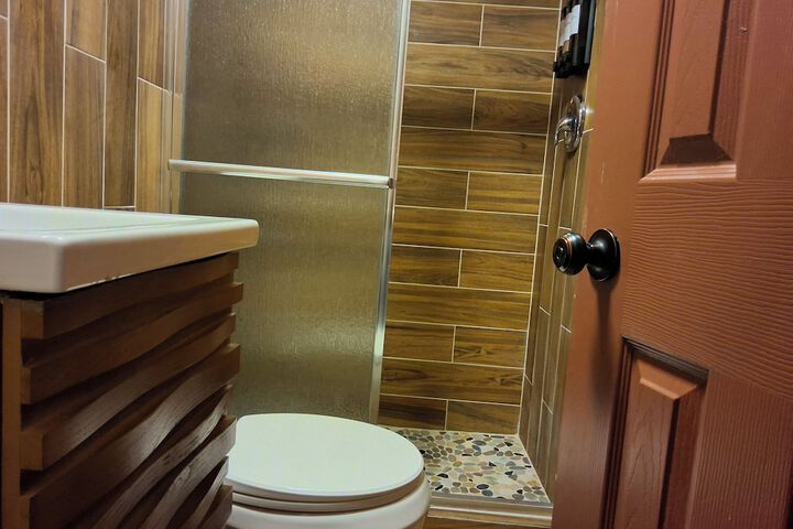 Room 12 of 18
