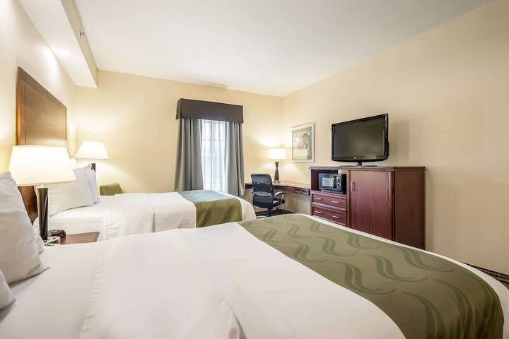 2 Double Beds (6 of 14)