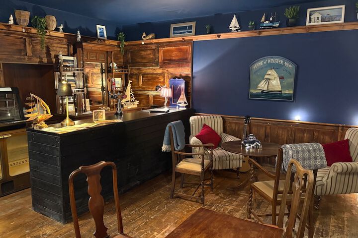 Lounge 88 of 108