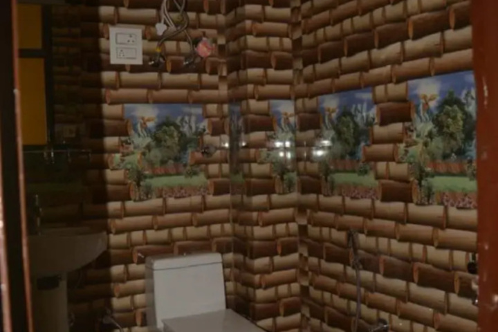 Room 7 of 17