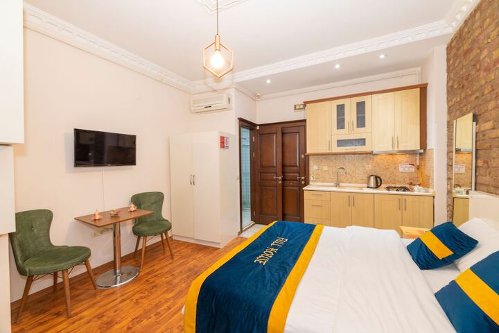 Room 42 of 138