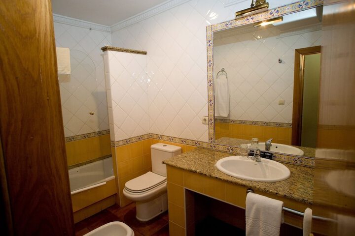 Room 17 of 39