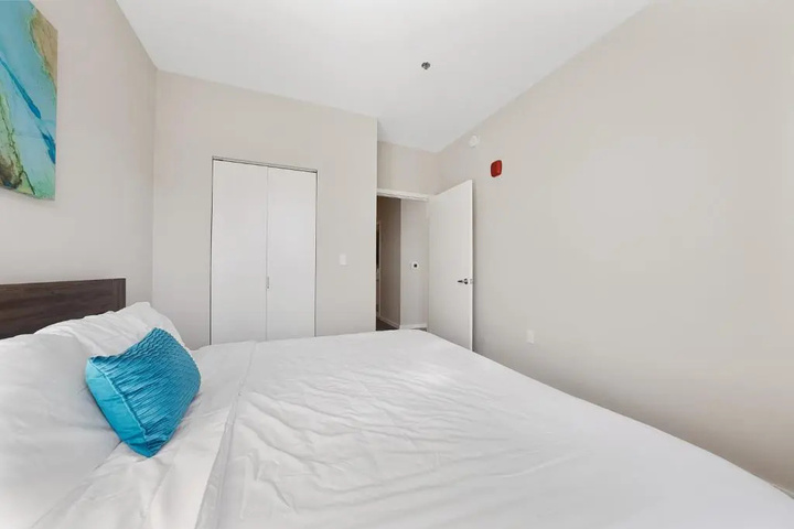 Room 6 of 27
