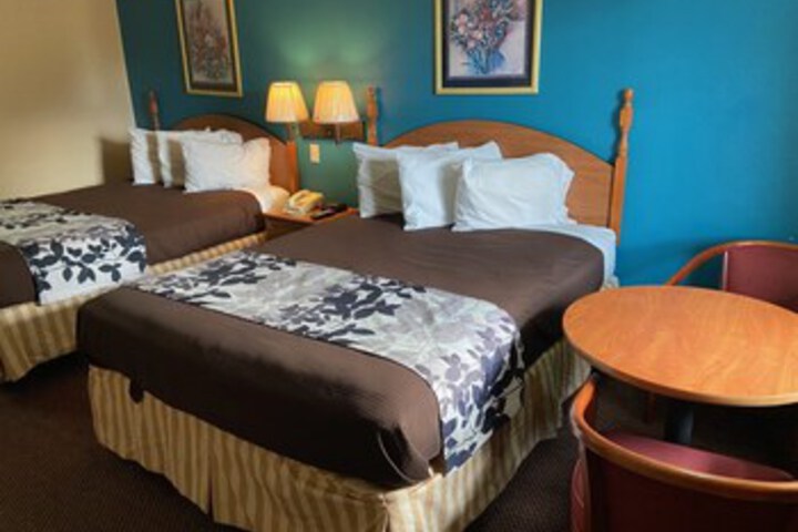 Room 6 of 7