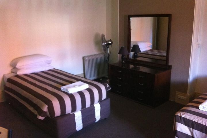 Room 7 of 19