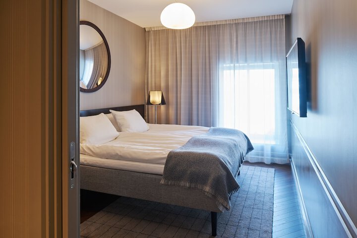 Room 10 of 82