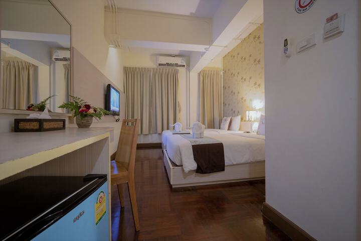 Room 16 of 50