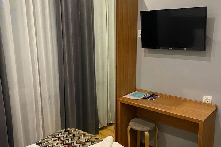 Room 27 of 41