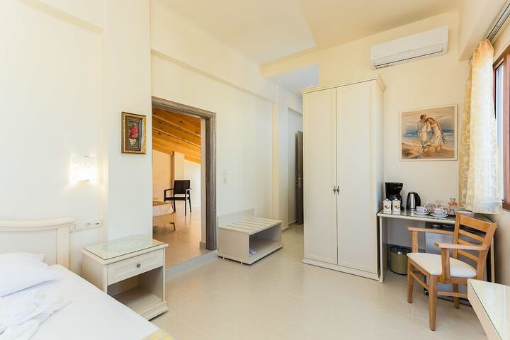 Room 21 of 60
