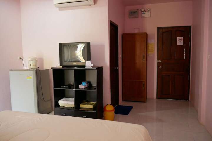 Room 26 of 74