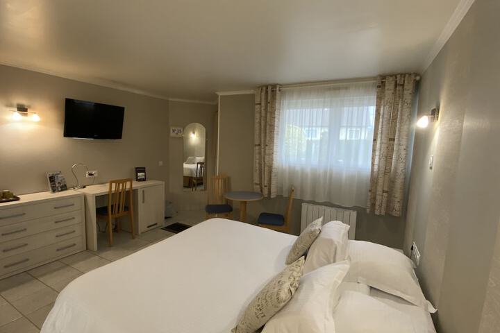 Room 21 of 93